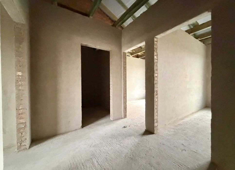 Продам котедж з міськими комунікаціями. Ділянка 2 сот. Екватор