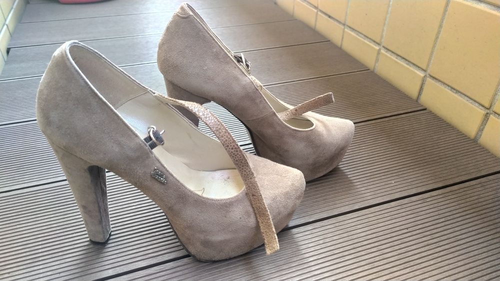 Sapatos altos Bege Camurça