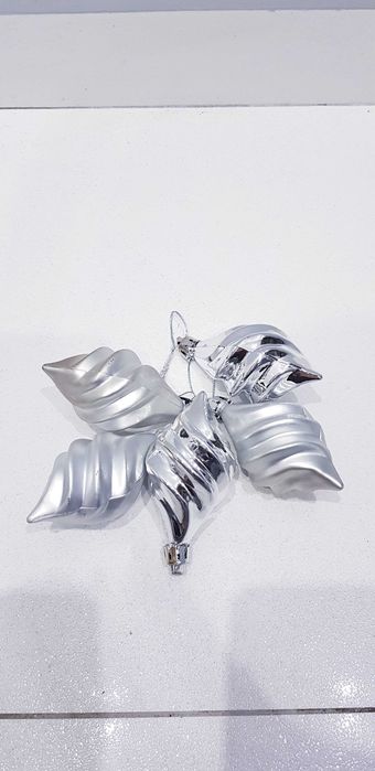 Srebrny zestaw ozdób choinkowych