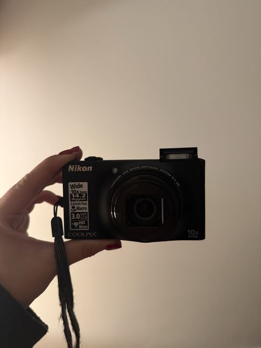 Цифрова камера Nikon Coolpix s8000