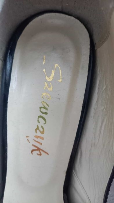 Buty damskie na obcasie r. 39