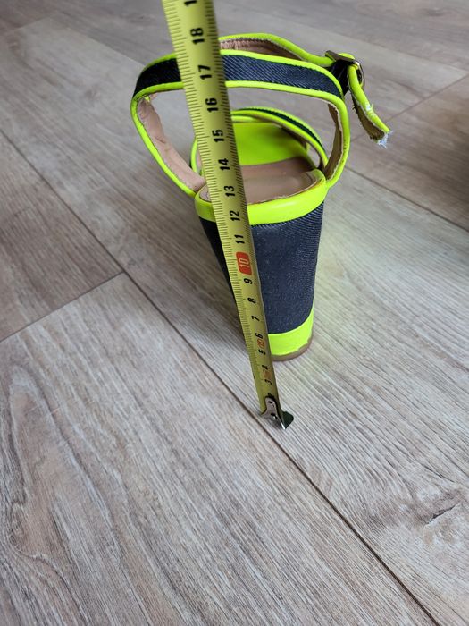Sandały buty neonowe na koturnie r 39