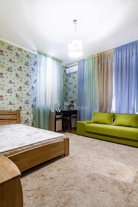 Продаж Будинок Київ Деснянський район вул. Тодося Осмачки 305 м² 5 кімнат Басейн Генератор Камін Тераса Гараж Автономність