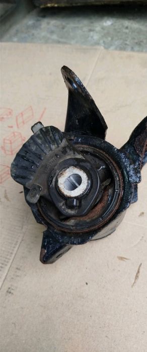 Подушка двигуна mazda gh 2.0