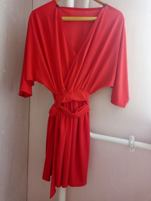 Нарядное женское платье