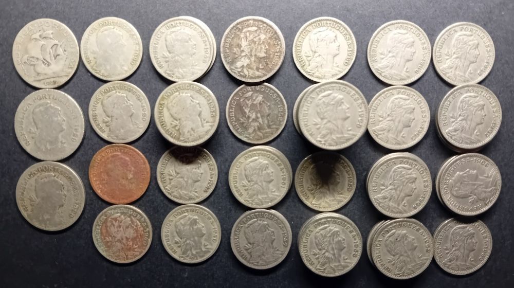 Coleção completa de moedas e notas antigas portuguesas e estrangeiras - Monarquia, República, escudos e notas