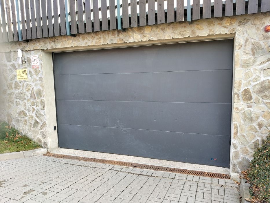 Brama garażowa segmentowa 4000 x 2300