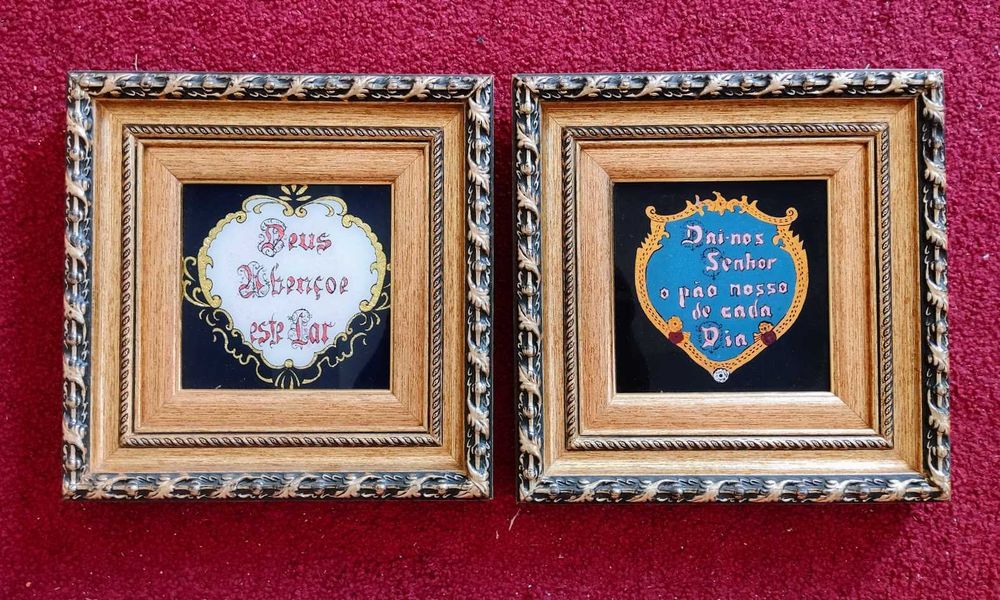 Par de quadros com vidros falantes religiosos pintados à mão