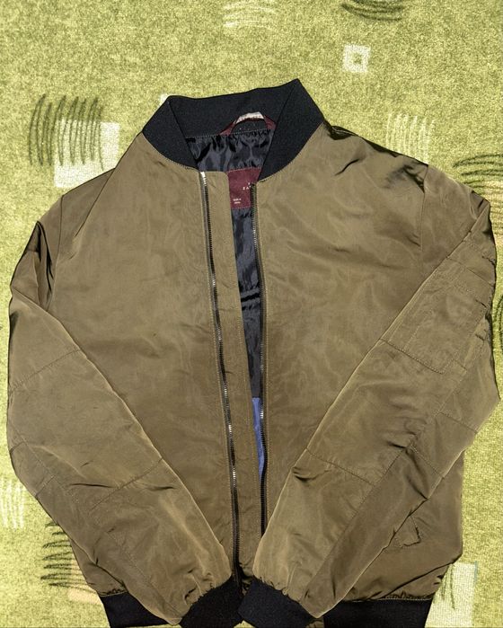 Бомбер ZARA.