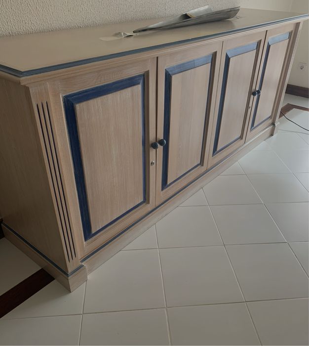 Aparador com 4 portas