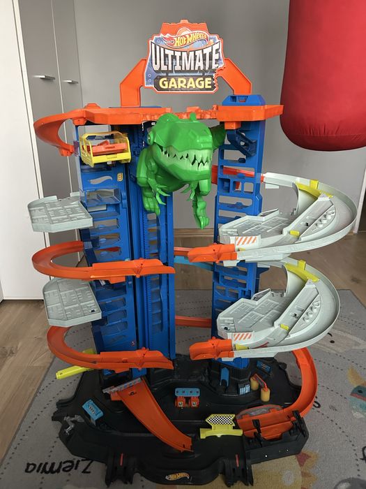 Hot Wheels Ultimate Garage