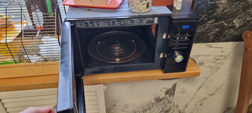 Микроволновка  SAMSUNG MG23F302TAK/UA