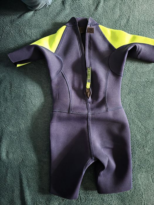 Pianka surfingowa dziececa Decathlon 100  rozmiar 113-122cm 5-6lat