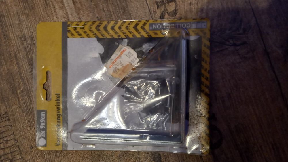 Kątowniki z śrubkami