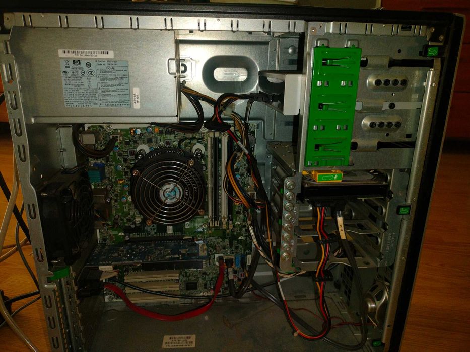 Zestaw, i7 ,komputer stacjonarny ,monitor, klawiatura, myszka.