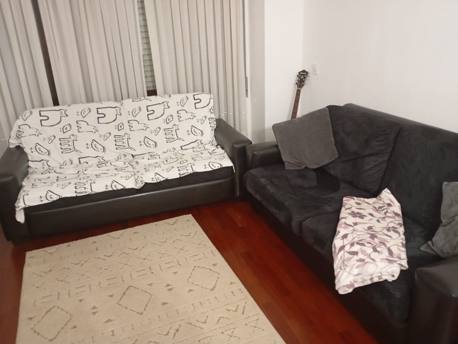 Sofás de sala em bom estado