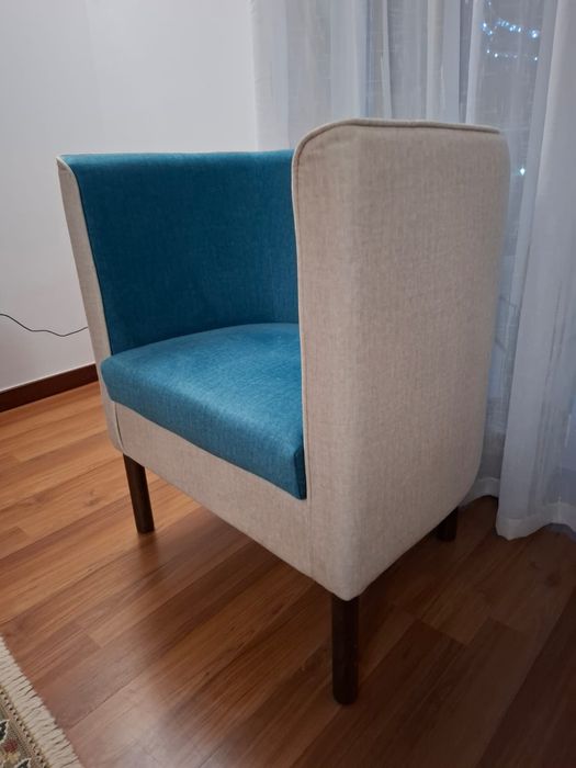 Dois cadeirões, tipo poltronas