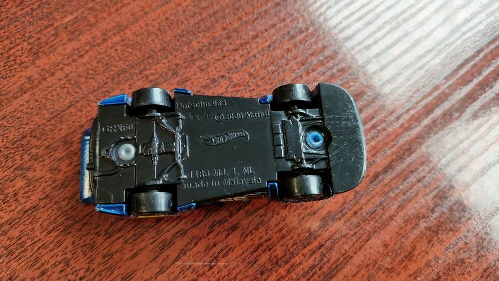 Samochodziki i resoraki hot wheels batmobil