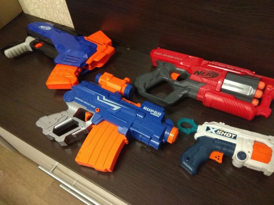 Пистолеты Nerf игрушечные