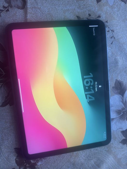 Продам планшет Ipad (A16)