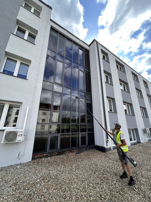 Wysokościowe mycie okien