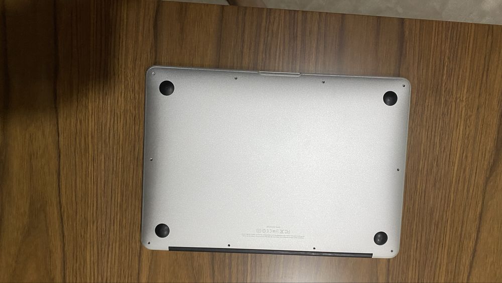 Macbook 13'' MODEL:A1369 Mid 201164283912940161121