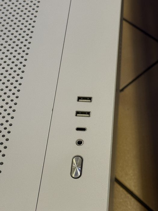 Lian Li O11 Dynamic Mini Snow Edition