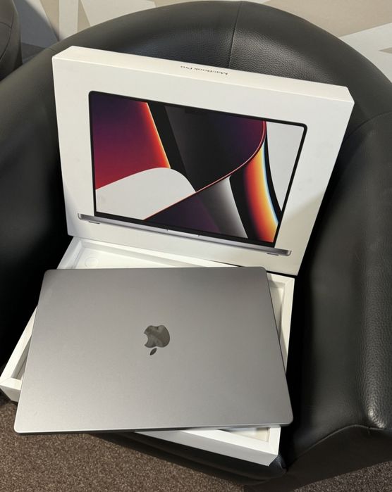 MacBook Pro 2022 / Apple M1 Pro / 512 Gb / 16 Gb

RAM / Space gray |