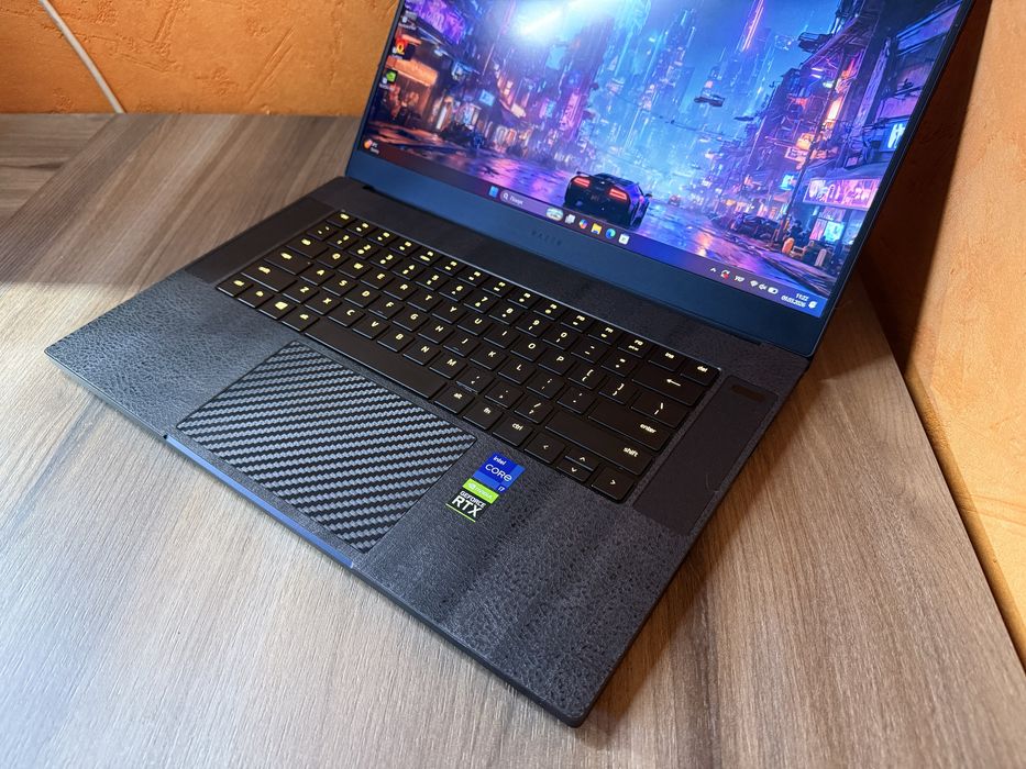 ТОП Ігровий ноутбук Razer Core i7/RTX 2080 Super/512/16/300hz 15.6"