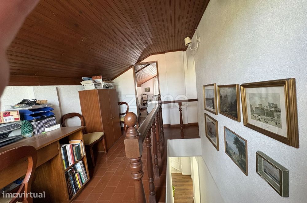Moradia com logradouro, área total de 520m2 nas Raposeiras/Sintra
