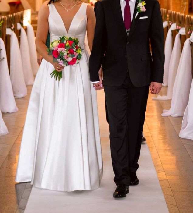 Suknia ślubna (2025)