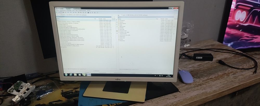 Монітор Fujitsu B22W-5 22" динаміки з кабелями