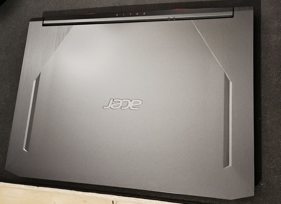 Laptop Acer Nitro 5 i5-10300H / 16GB / 512GB SSD / GTX 1660 Ti / 144Hz
