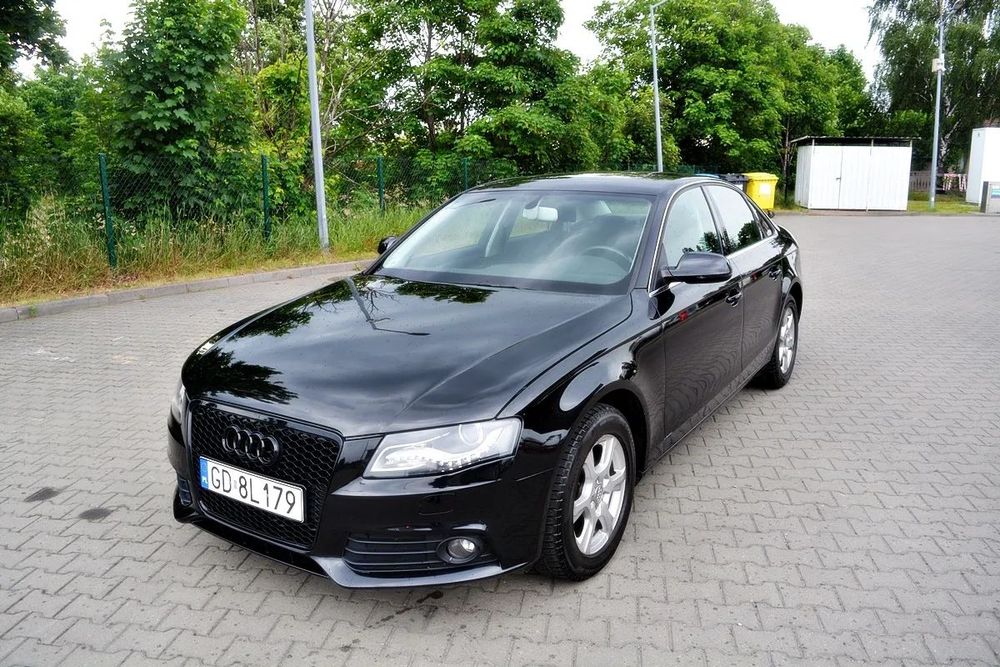Audi A4 Limousine Nowy rozrząd, Nawigacja, Czujnik parkowania tył, Klimatyzacja