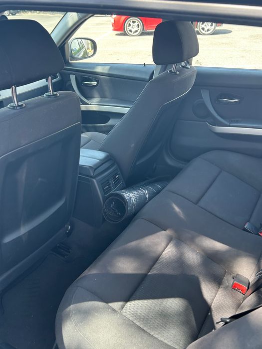 BMW 318 AUTO 2012 excellent