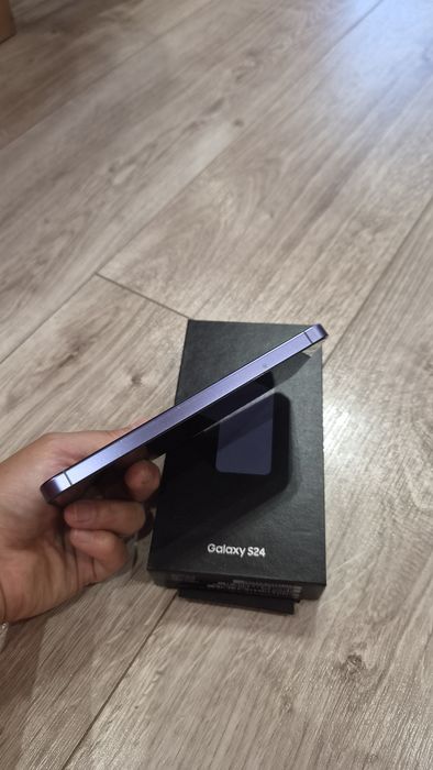 Samsung Galaxy S 24