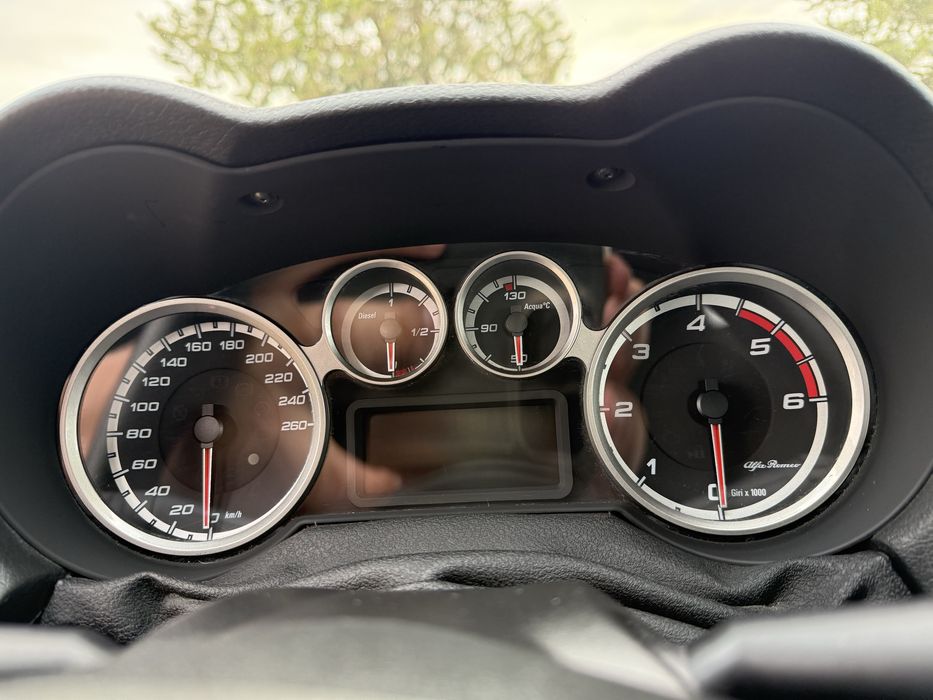 Alfa Romeo 1.3 Diesel com 208,000km 2011 aceito retoma