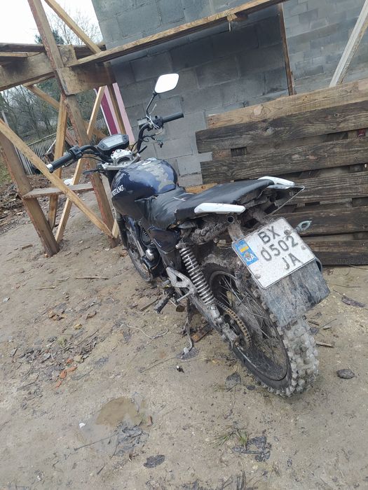 Продам на розборку мустанг мт 200