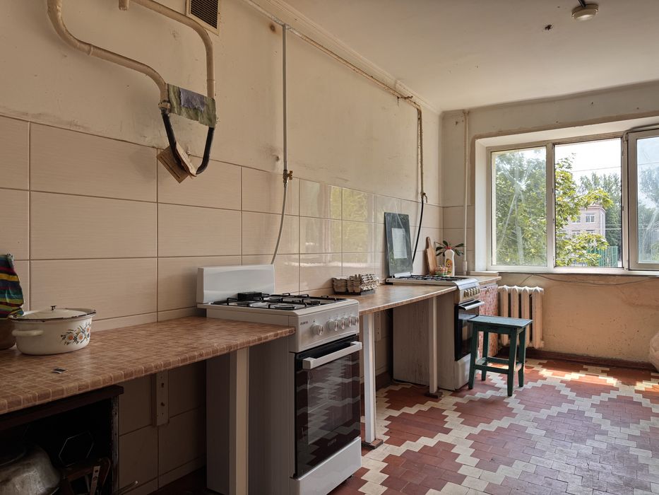 Снимие комнату в общежитии Поля, лікаря Рябініна