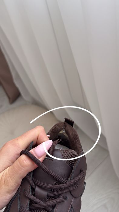 Кроссовки estro кожаные