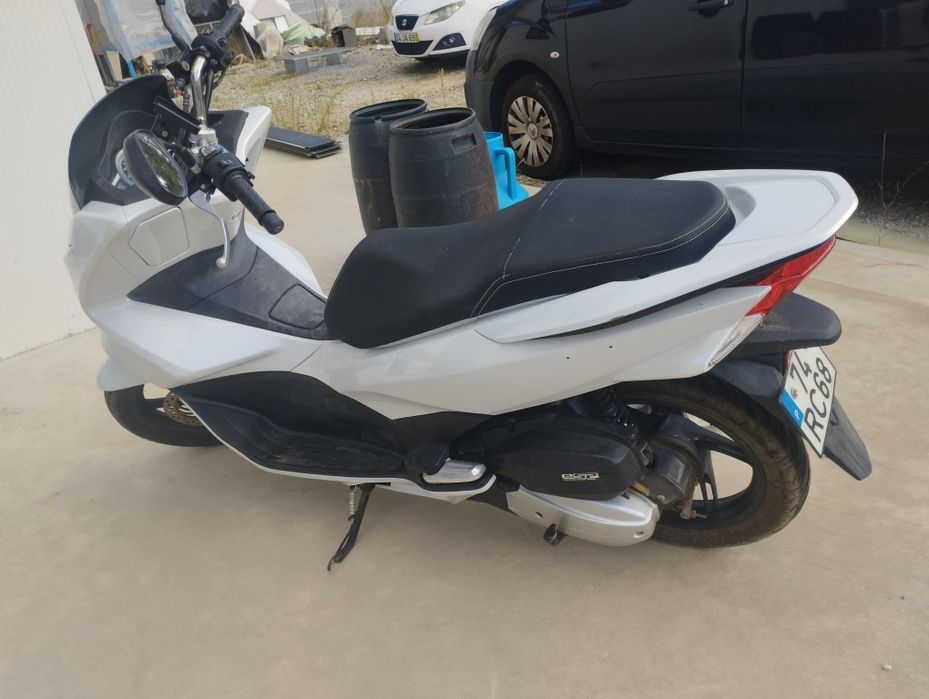 Honda PCX 125  branca 2016