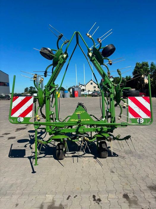 Przetrząsarka karuzelowa Krone KW 6.72