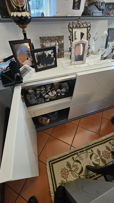 Aparador / Louceiro com Espelho – Excelente Estado