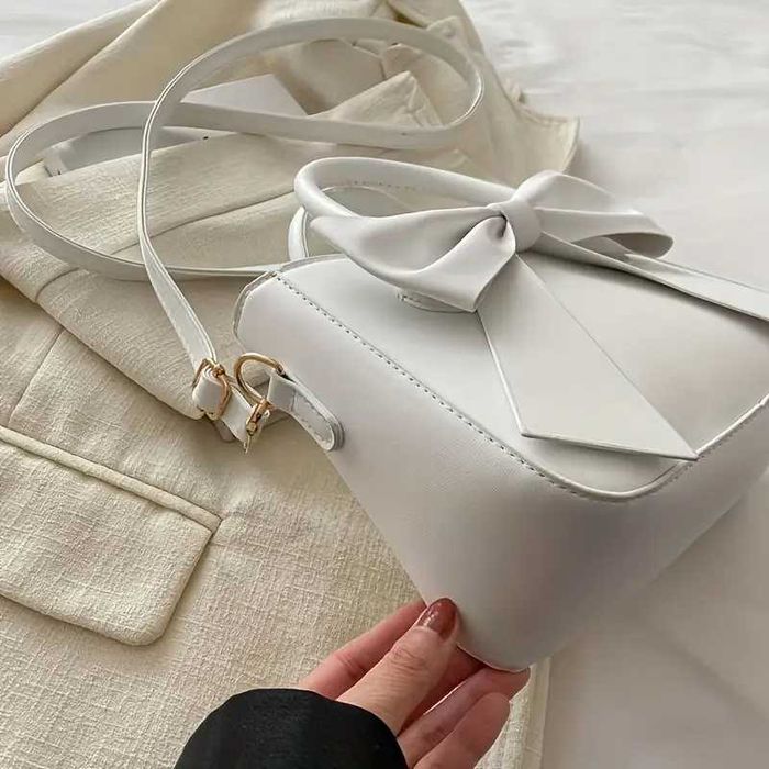 Элегантная женская сумка через плечо с бантом