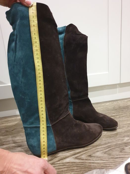 Чоботи бренду Casadei