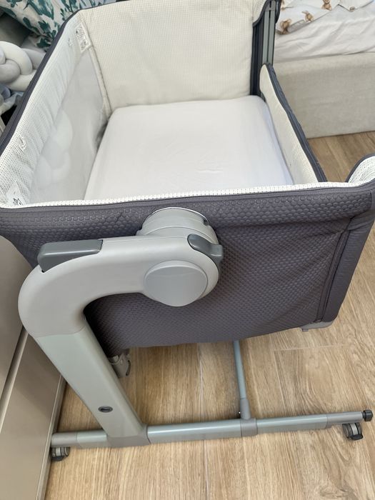 Dostawka łóżeczko dla niemowlaka noworodka z funkcją bujania CHICCO next2me
