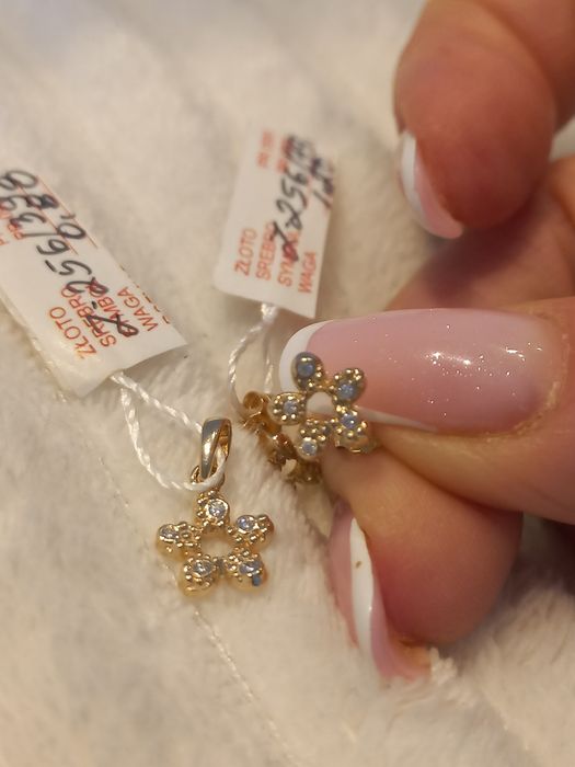 Piekne złote kolczyki 585/1,2g