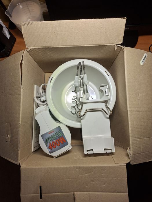 Продам новый миксер с чашей Bosch