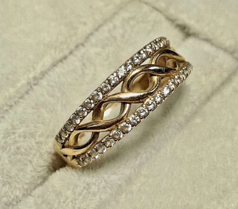 Кольцо  ,  каблучка