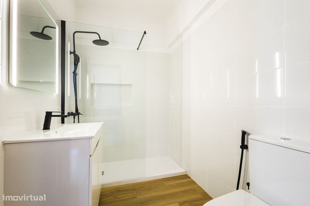 Apartamento T2 para Arrendamento | Largo Padre Américo, Massamá